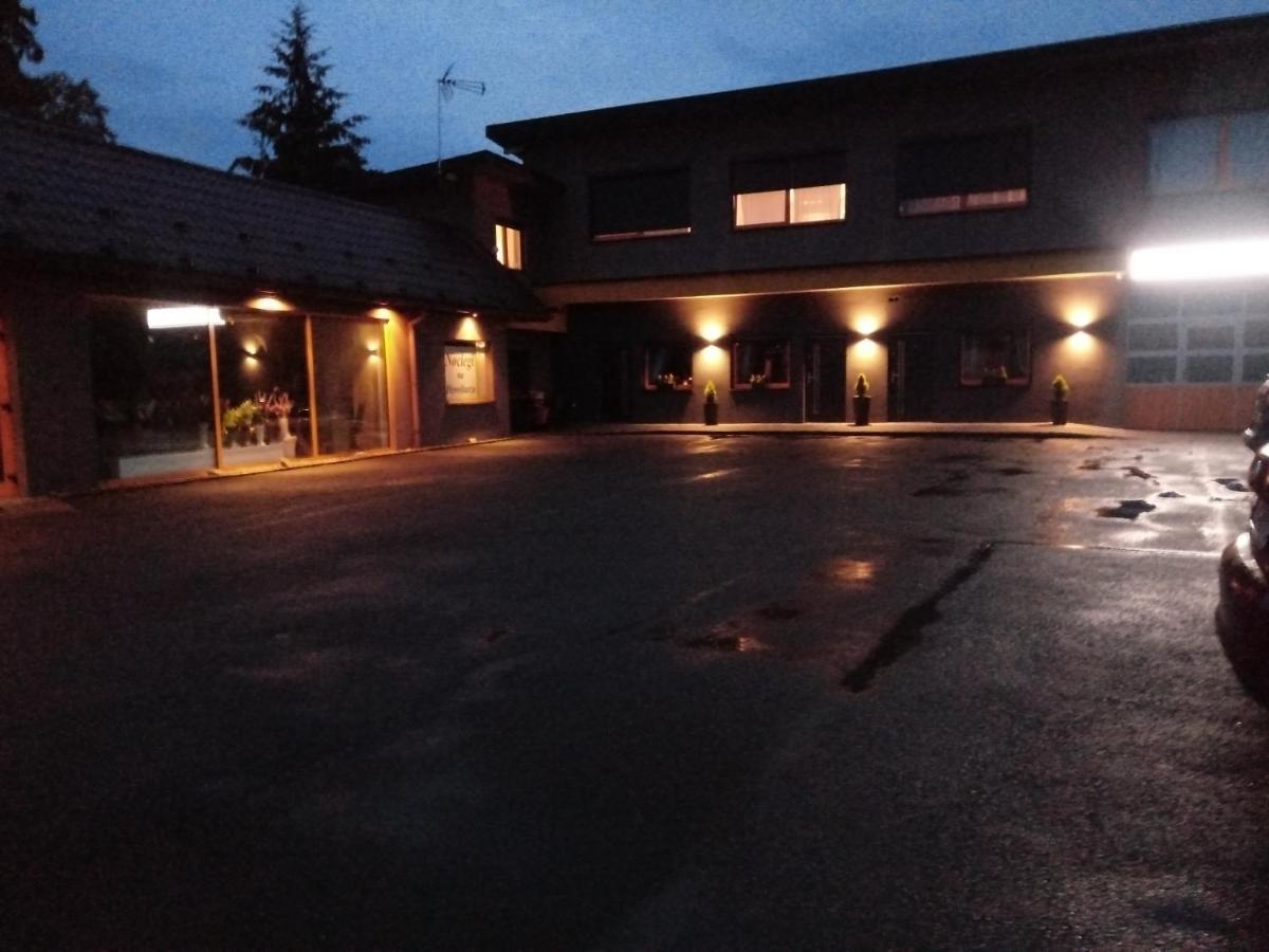 Noclegi Na Heweliusza Sanok Exteriér fotografie